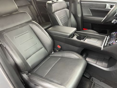 Used 2024 Hyundai Santa Fe Limited AWD/4WD image 9
