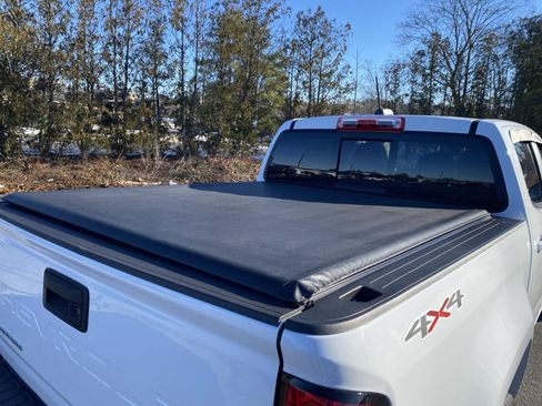 Used 2021 Chevrolet Colorado LT w/ LT Convenience Package image 14