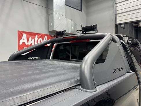 Used 2019 Chevrolet Colorado ZR2 image 12