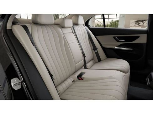 New 2026 Mercedes-Benz E 350 4MATIC Sedan image 5