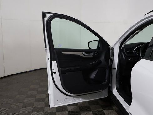 Used 2022 Ford Escape SEL w/ Technology Package image 17