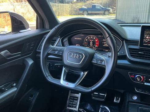 Used 2020 Audi SQ5 Premium Plus w/ Premium Plus Package image 17