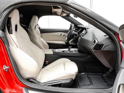 Used 2019 BMW Z4 sDrive30i w/ M Sport Package image 29