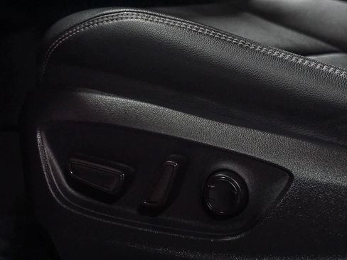 Certified 2025 Toyota Corolla Cross XLE w/ Convenience Package image 23