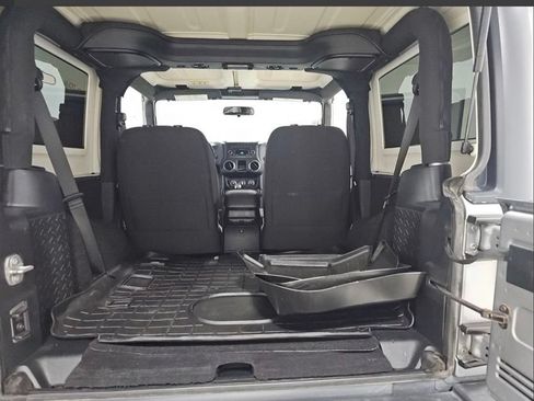 Used 2018 Jeep Wrangler Sport AWD/4WD image 14