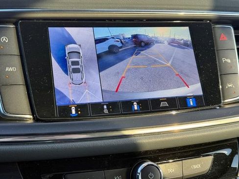 Used 2024 Buick Enclave Premium image 21