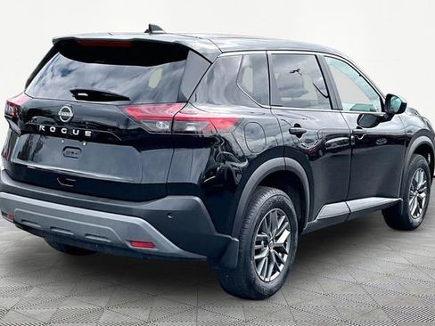 Used 2023 Nissan Rogue S image 5
