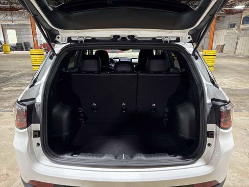 Used 2023 Jeep Compass Limited image 11