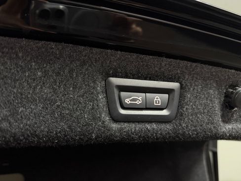 Used 2022 BMW 540i xDrive w/ Premium Package image 7