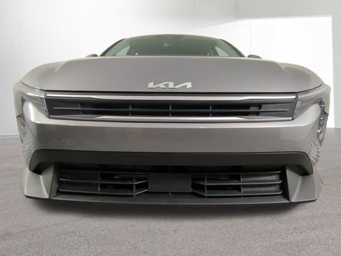 New 2025 Kia K4 LXS image 42