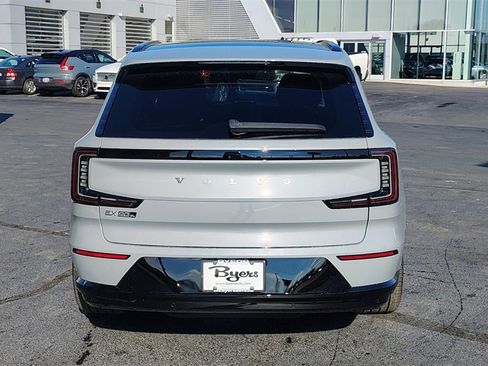 New 2025 Volvo EX90 Ultra image 32