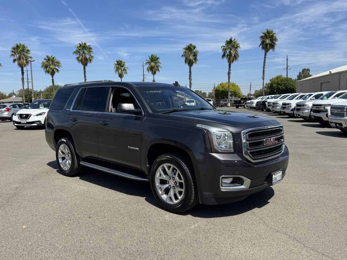 Used 2017 GMC Yukon SLE w/ SLE Value Package AWD/4WD image 2
