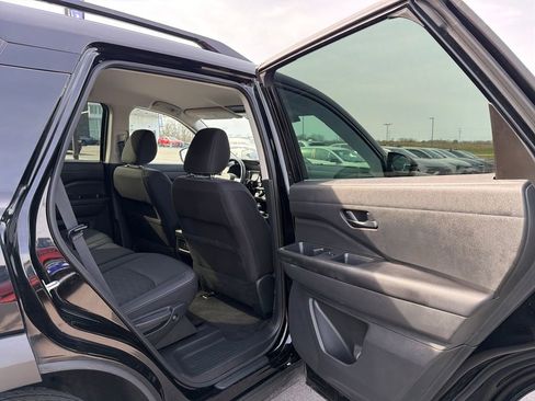 Used 2024 Nissan Pathfinder SV image 28