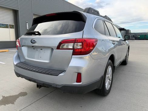 Used 2015 Subaru Outback 2.5i Premium AWD/4WD image 9
