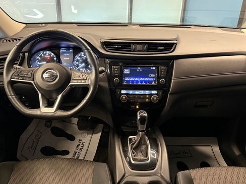 Used 2018 Nissan Rogue SV w/ Premium Package AWD/4WD image 9