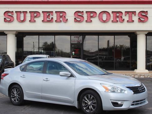 Used 2015 Nissan Altima 2.5 S w/ Special Edition Package image 1