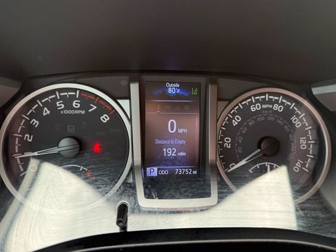 Used 2020 Toyota Tacoma SR5 RWD image 24