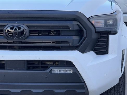 Used 2024 Toyota Tacoma SR5 w/ SR5 Upgrade Package image 8