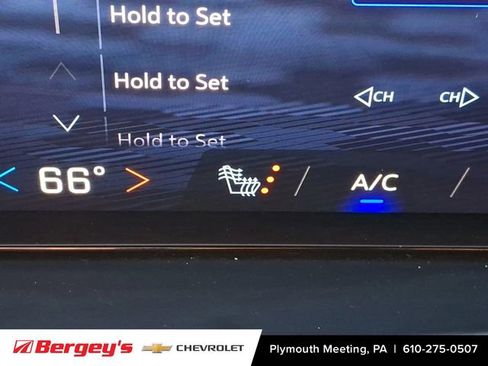 Used 2025 Chevrolet Suburban LT AWD/4WD image 27