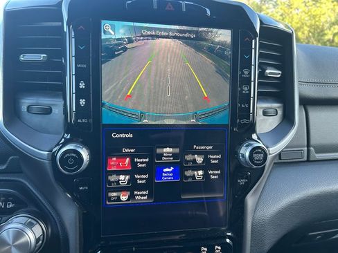 Used 2021 RAM 1500 Laramie w/ Sport Appearance Package image 12