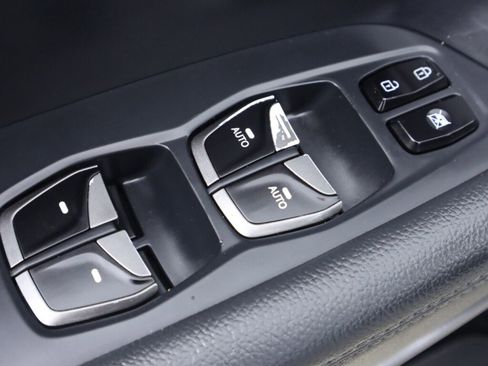 Used 2019 Hyundai Santa Fe XL SE image 32