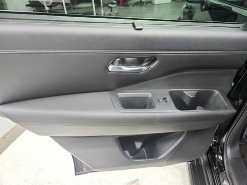 Used 2024 Nissan Pathfinder Platinum w/ Lighting Package (N93) image 39