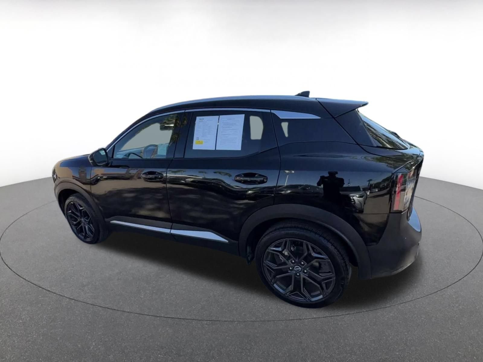 Used 2026 Nissan Kicks SR AWD/4WD image 9