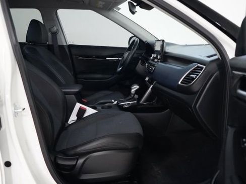 Used 2023 Kia Seltos S image 38