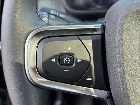 Used 2026 Volvo XC40 B5 Core w/ Climate Package image 19