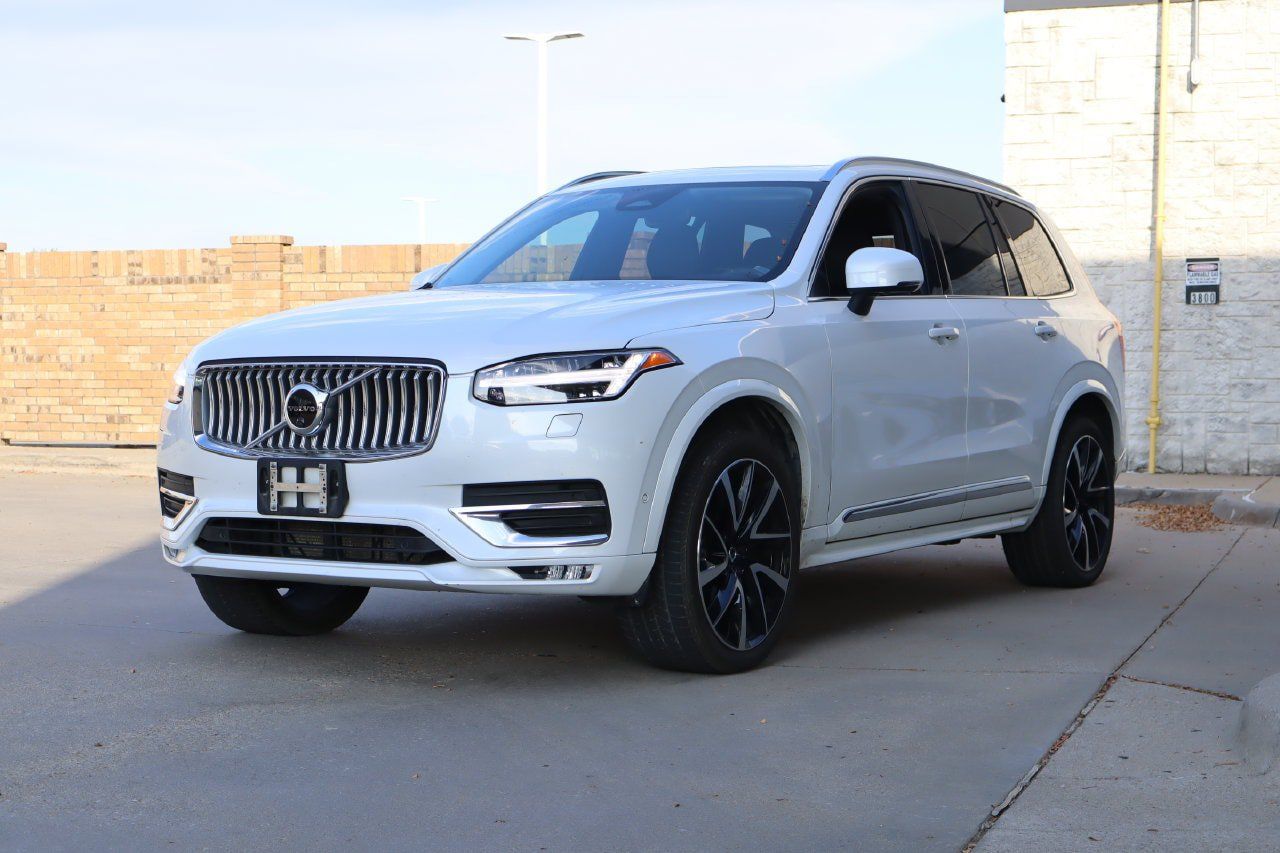 Used 2023 Volvo XC90 B6 Plus w/ Protection Package Premier AWD/4WD image 2