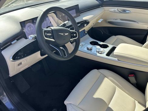 New 2026 Genesis GV70 2.5T Select image 12