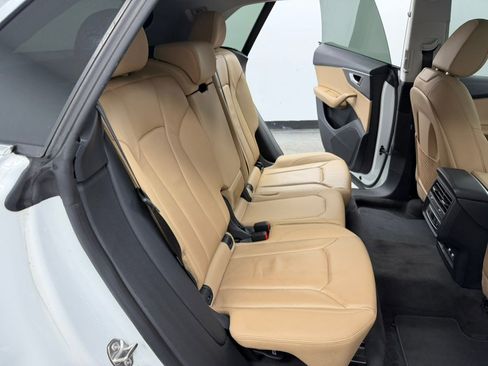 Used 2019 Audi Q8 Premium w/ Convenience Package image 37