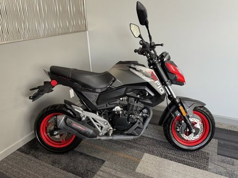 Used 2022 Nissan Rogue image 2