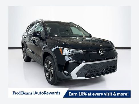 New 2026 Volkswagen Taos SE AWD/4WD image 1