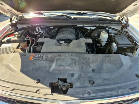 Used 2019 Chevrolet Suburban LT image 42