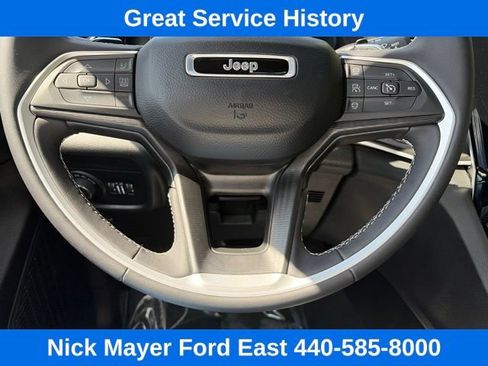 Used 2024 Jeep Grand Cherokee Laredo X AWD/4WD image 18