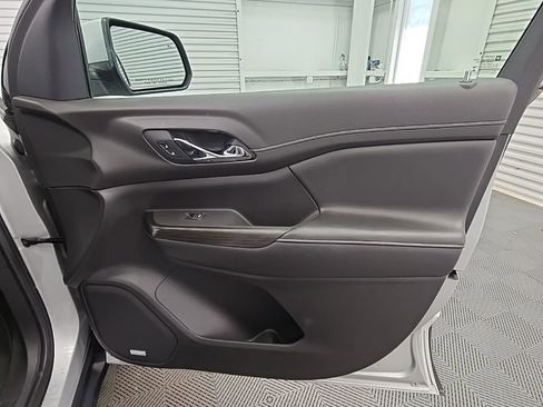 Used 2019 GMC Acadia SLT image 43