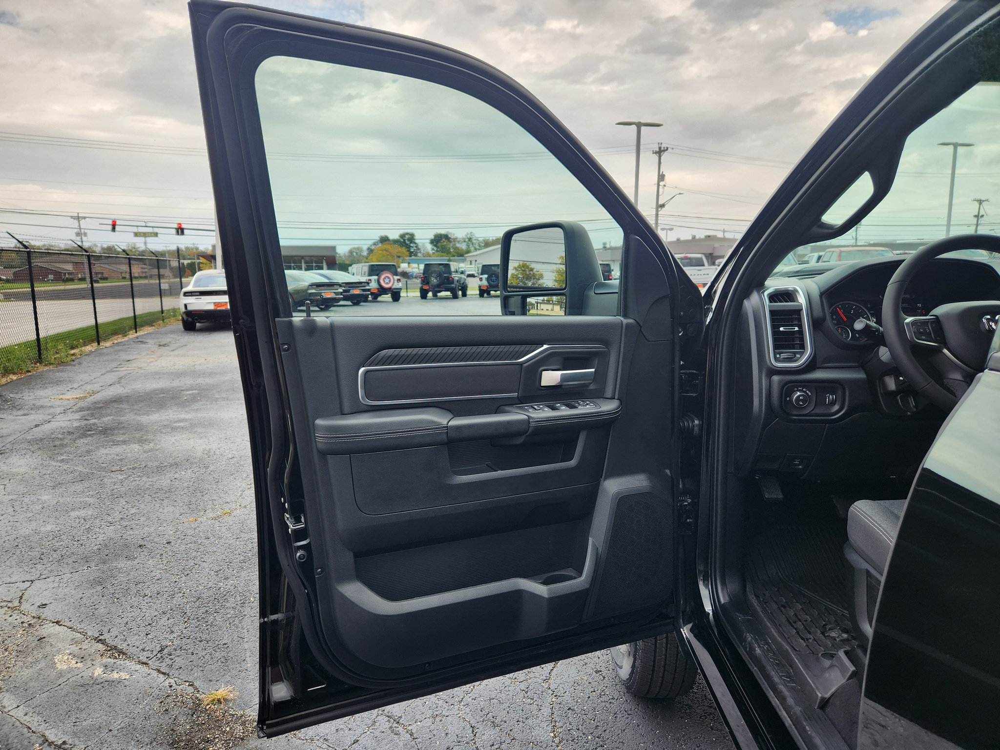 New 2027 RAM 3500 Big Horn AWD/4WD image 18