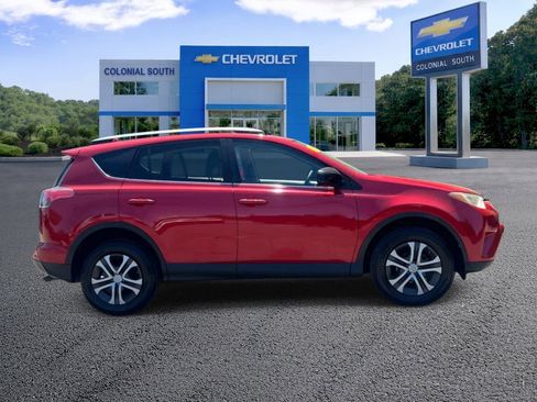 Used 2017 Toyota RAV4 LE AWD/4WD image 7