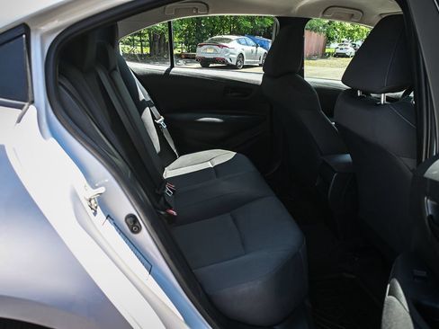 Used 2022 Toyota Corolla LE FWD image 15