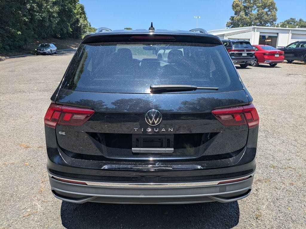 Used 2024 Volkswagen Tiguan SE FWD image 5