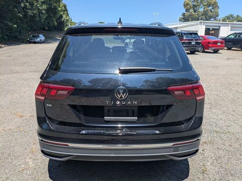 Used 2024 Volkswagen Tiguan SE FWD image 5
