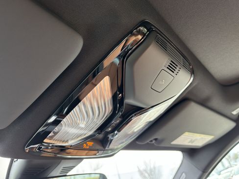 Used 2026 BMW 330i Sedan w/ Convenience Package image 31