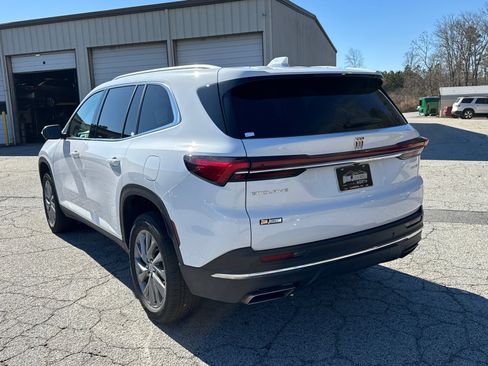 Used 2025 Buick Enclave Preferred image 7