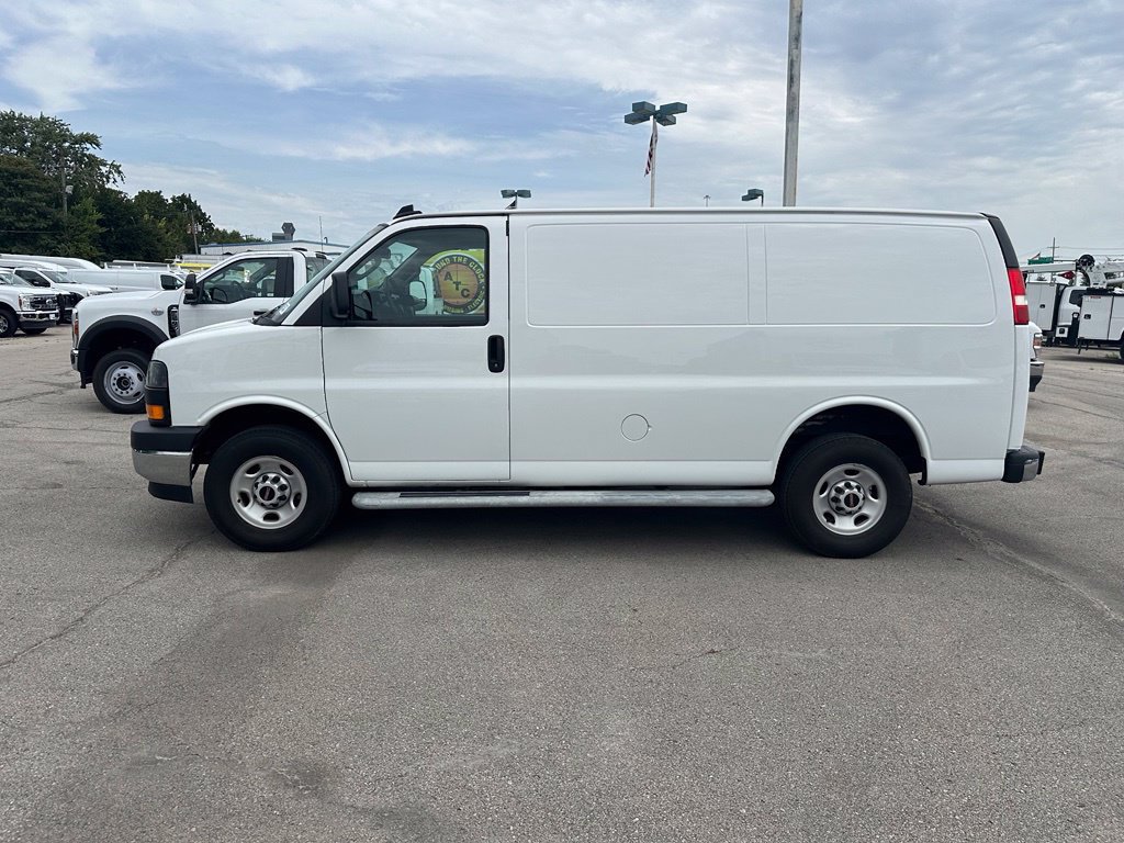 Used 2024 GMC Savana 2500 w/ Driver Convenience Package RWD image 3