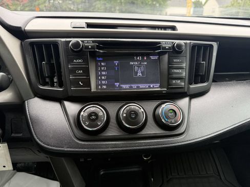 Used 2018 Toyota RAV4 LE w/ All Weather Liner Package FWD image 17
