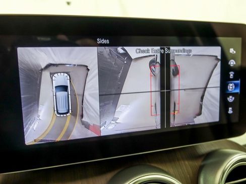 Used 2022 Mercedes-Benz GLC 300 4MATIC w/ Premium Package Lite image 23