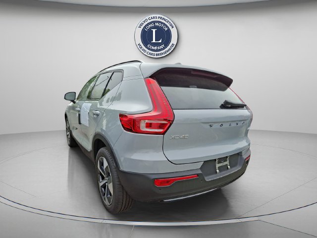 New 2026 Volvo XC40 B5 Core w/ Climate Package AWD/4WD image 4