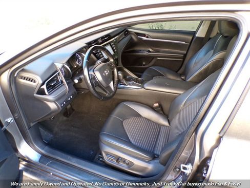 Used 2019 Toyota Camry SE image 14