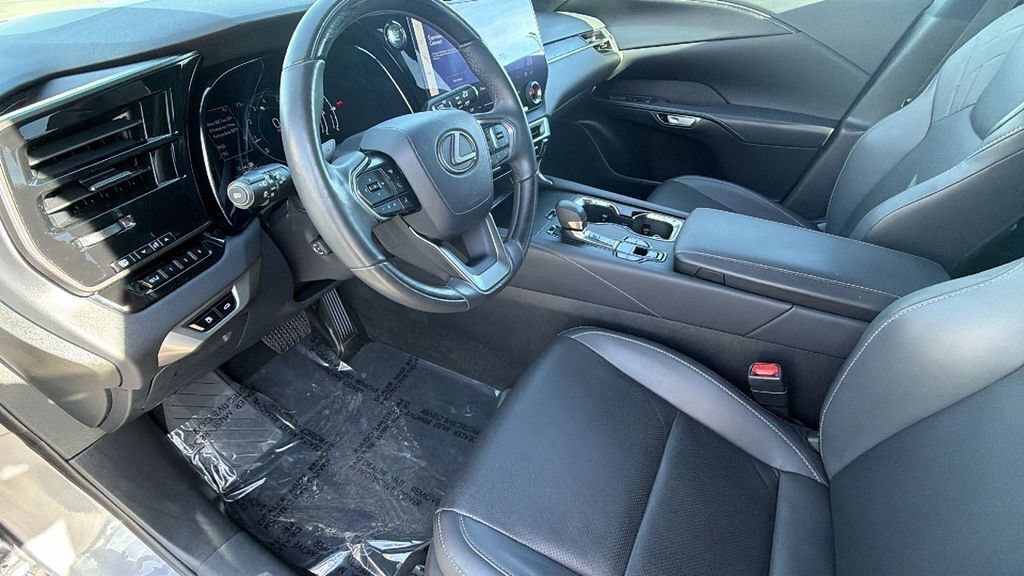 Used 2023 Lexus RX 350 Premium w/ Accessory Package AWD/4WD image 10
